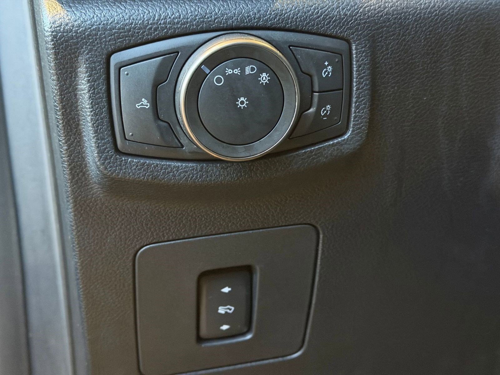 Certified 2017 Ford F150 Raptor w/ Equipment Group 802A Luxury image 18