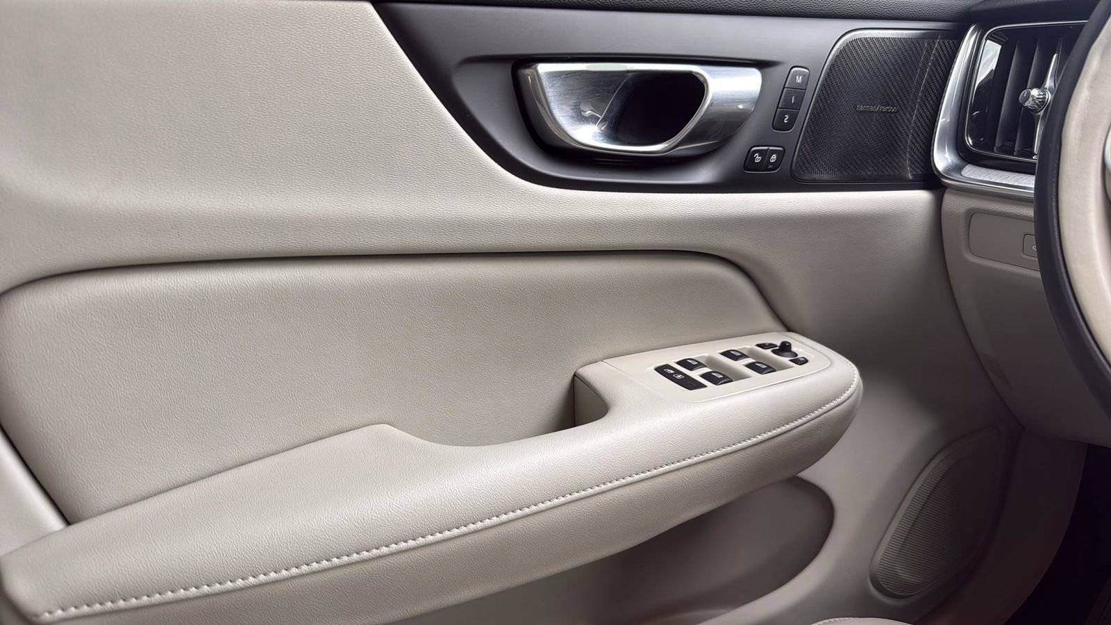 Used 2024 Volvo S60 T8 Plus image 12