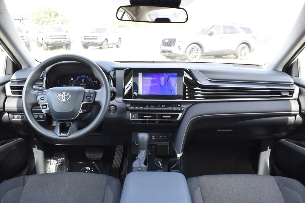 Used 2025 Toyota Camry LE FWD image 15