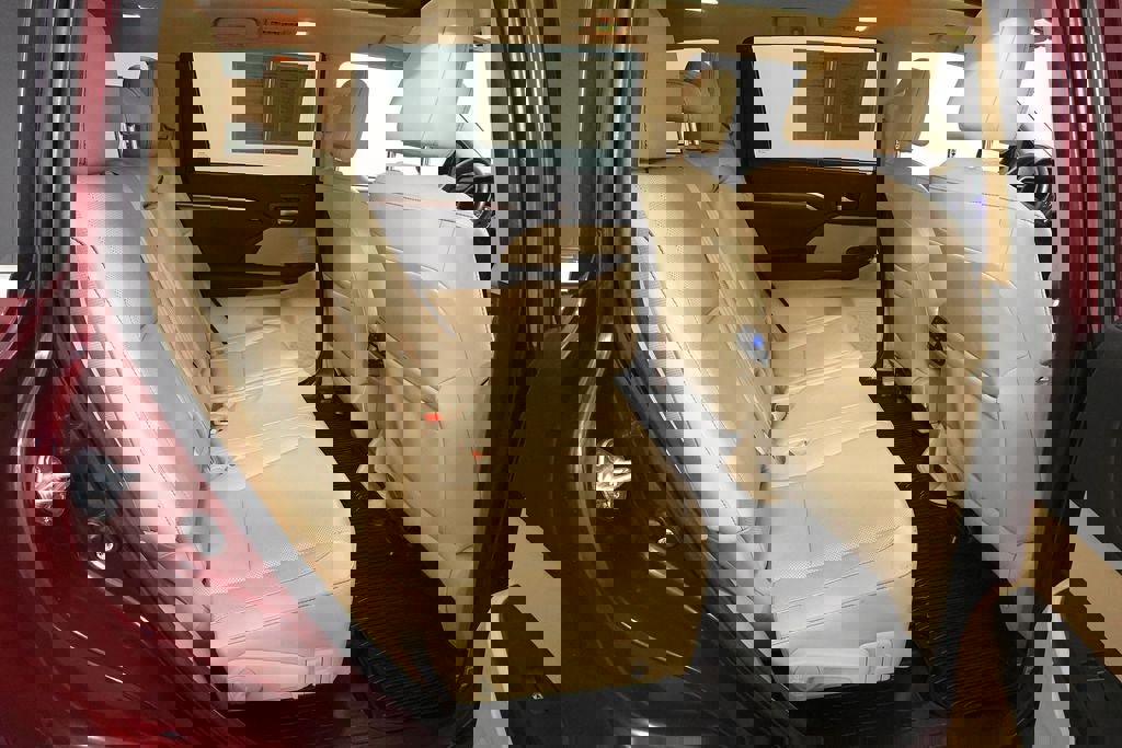 Used 2018 Toyota Highlander Limited Platinum w/ Carpet Mat Package (TMS) image 32