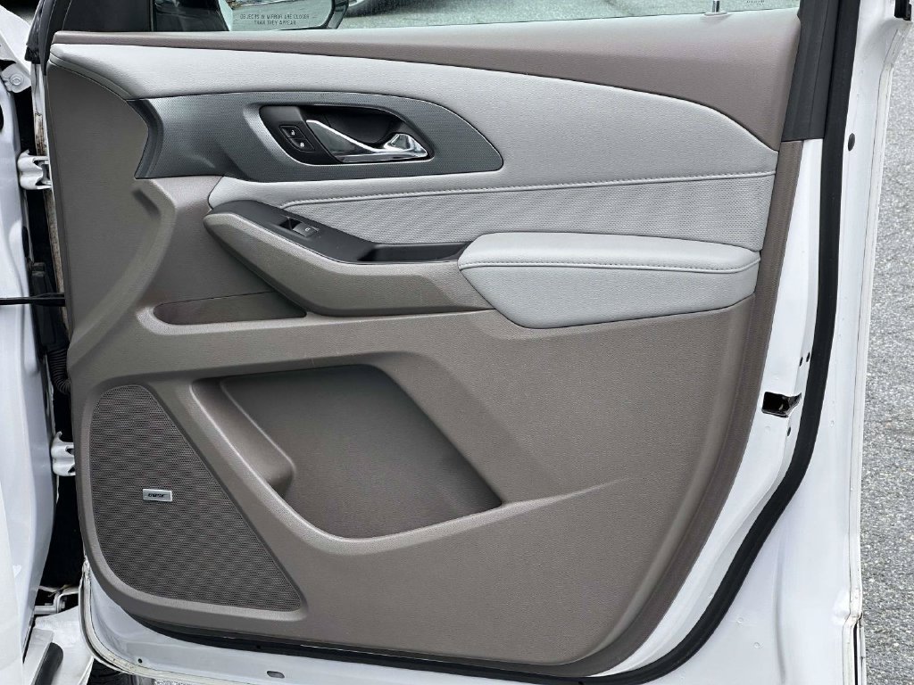 Used 2020 Chevrolet Traverse Premier w/ LPO, Floor Liner Package FWD image 9