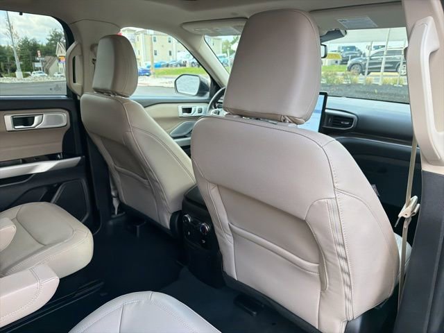 Certified 2022 Ford Explorer Limited w/ Limited Technology Package AWD/4WD image 41