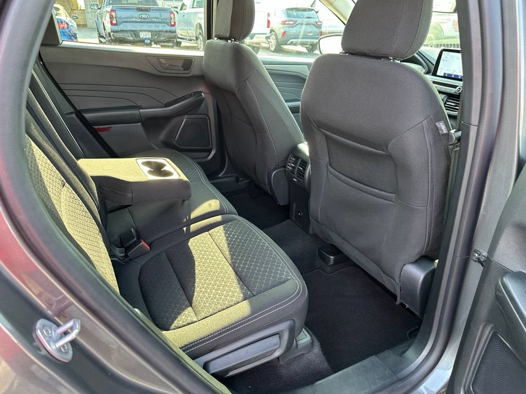 Certified 2025 Ford Escape Active AWD/4WD image 10