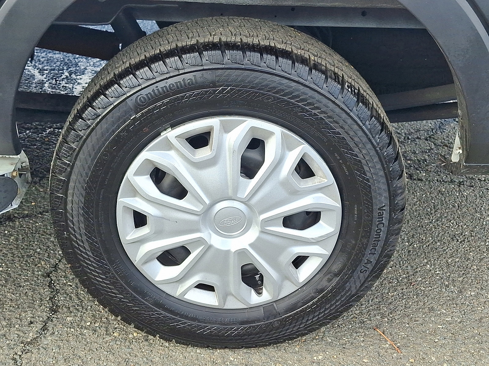 Certified 2024 Ford Transit 250 Low Roof w/ Exterior Upgrade Package image 28