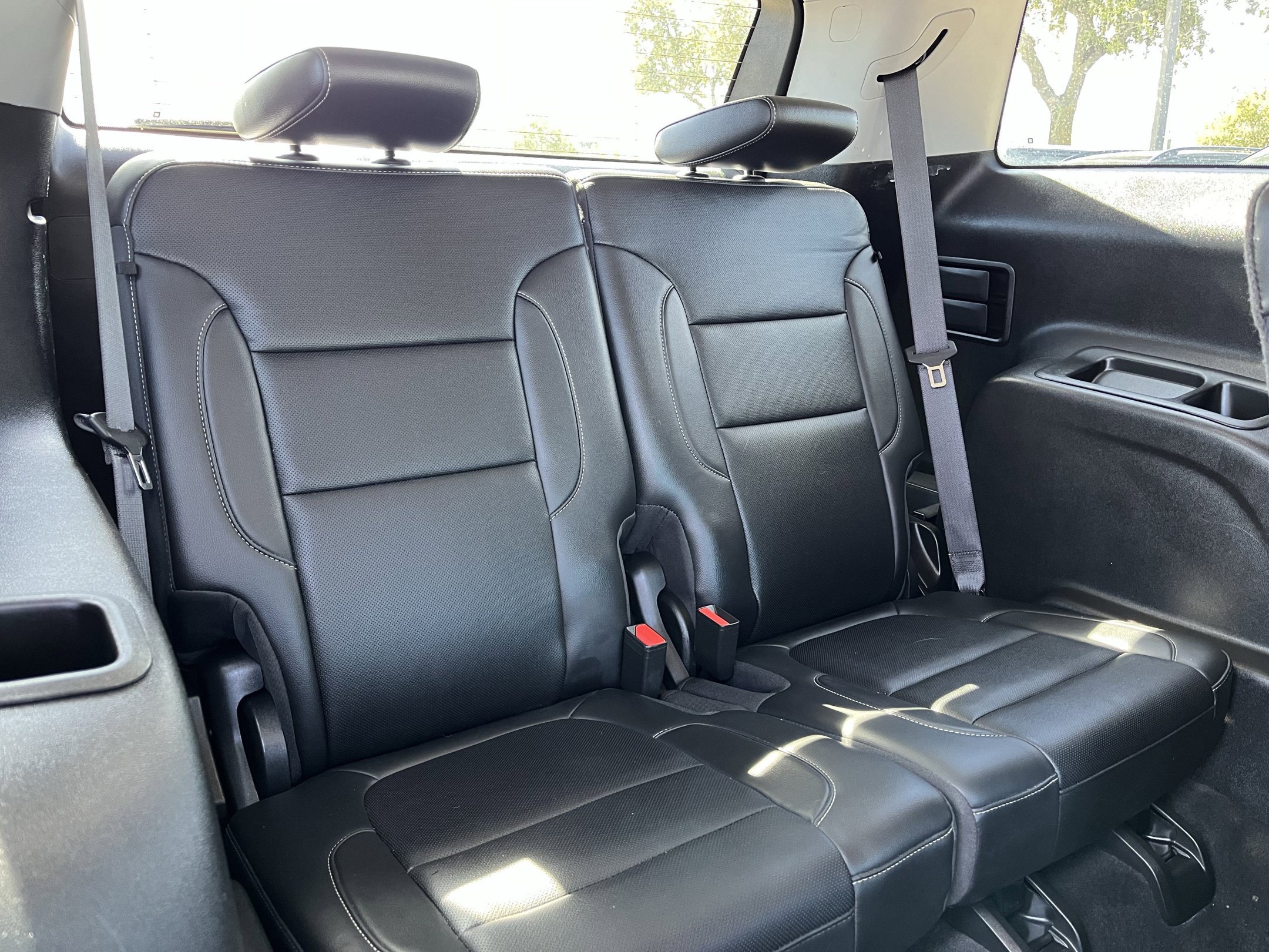 Used 2023 GMC Acadia SLT FWD image 28