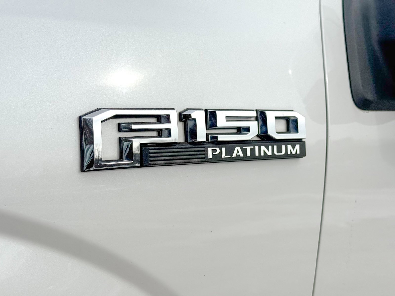 Certified 2019 Ford F150 Platinum w/ Equipment Group 701A Luxury image 13