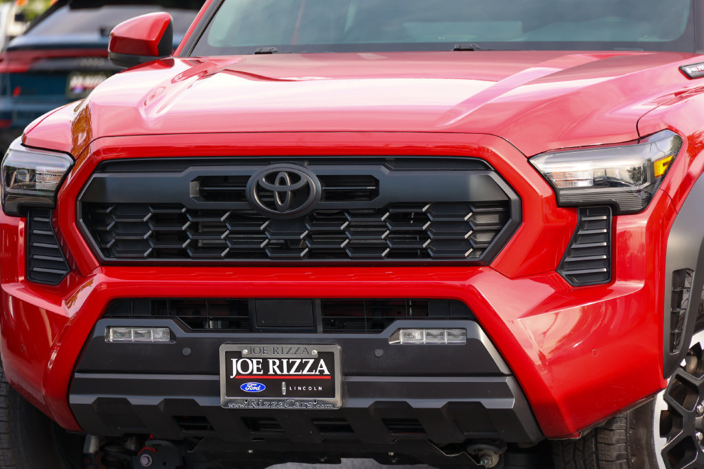 Used 2025 Toyota Tacoma TRD Off-Road w/ TRD Off Road Upgrade Package AWD/4WD image 24