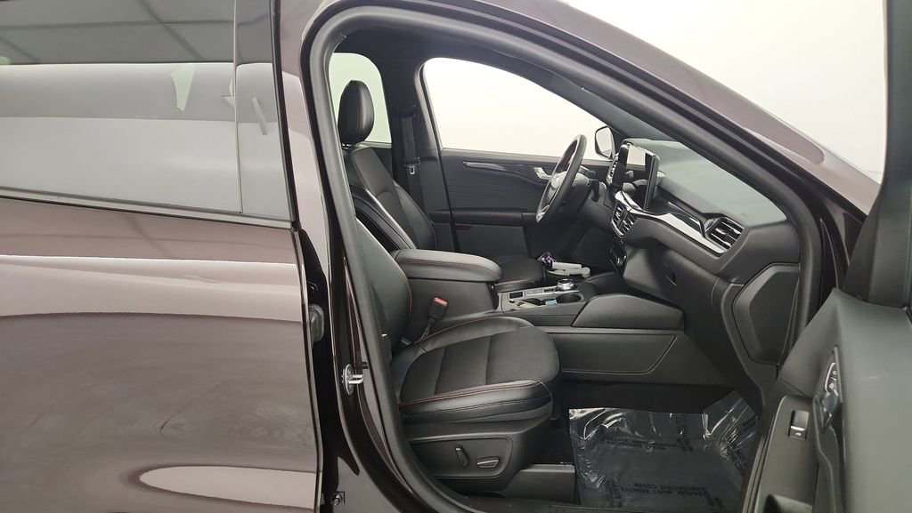 Certified 2023 Ford Escape ST-Line Select w/ Tech Pack #2 image 35