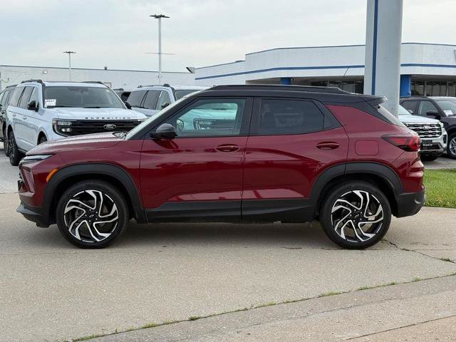 Used 2025 Chevrolet TrailBlazer RS w/ Convenience Package FWD image 2