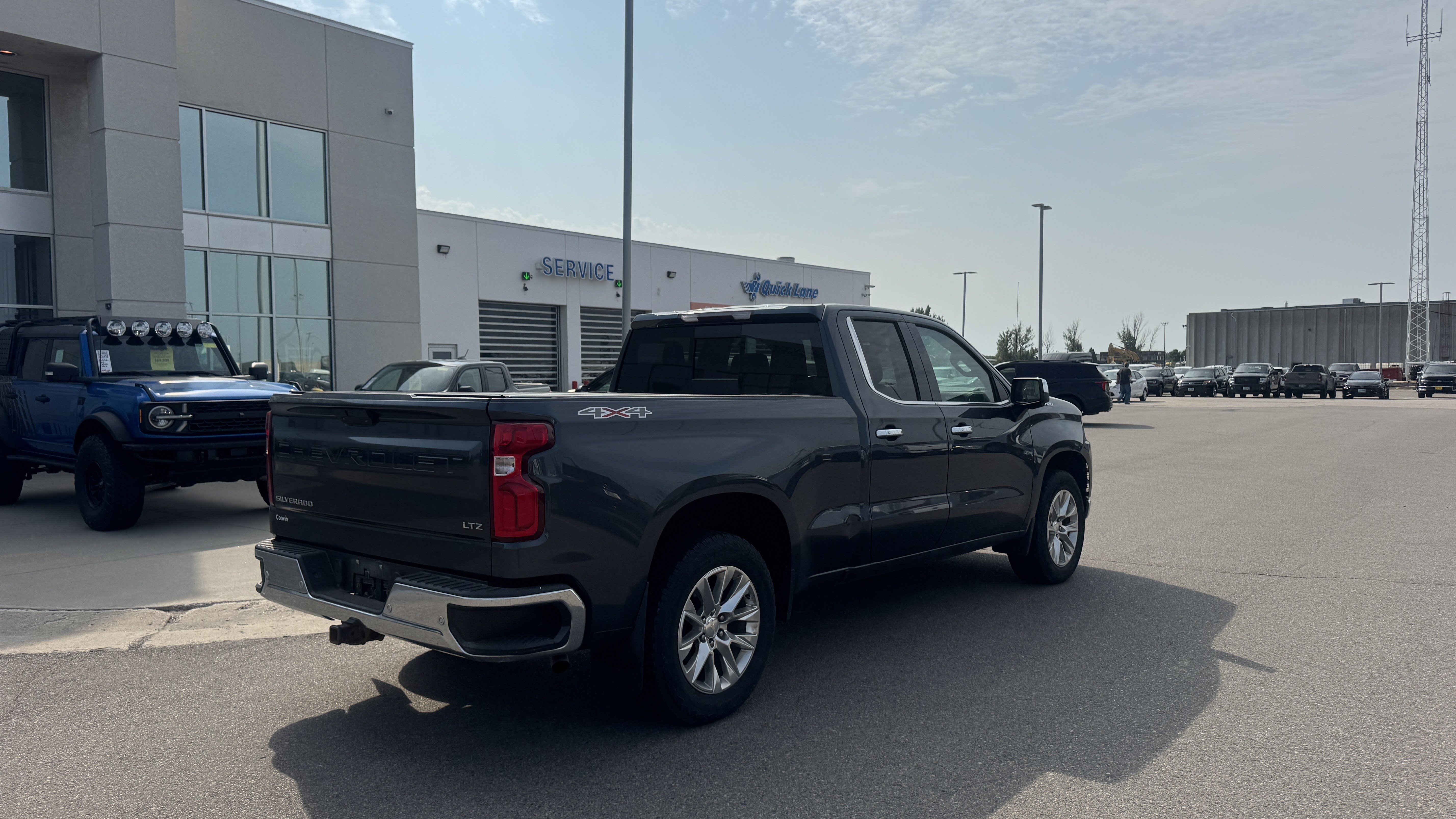 Used 2019 Chevrolet Silverado 1500 LTZ w/ LTZ Plus Package AWD/4WD image 5