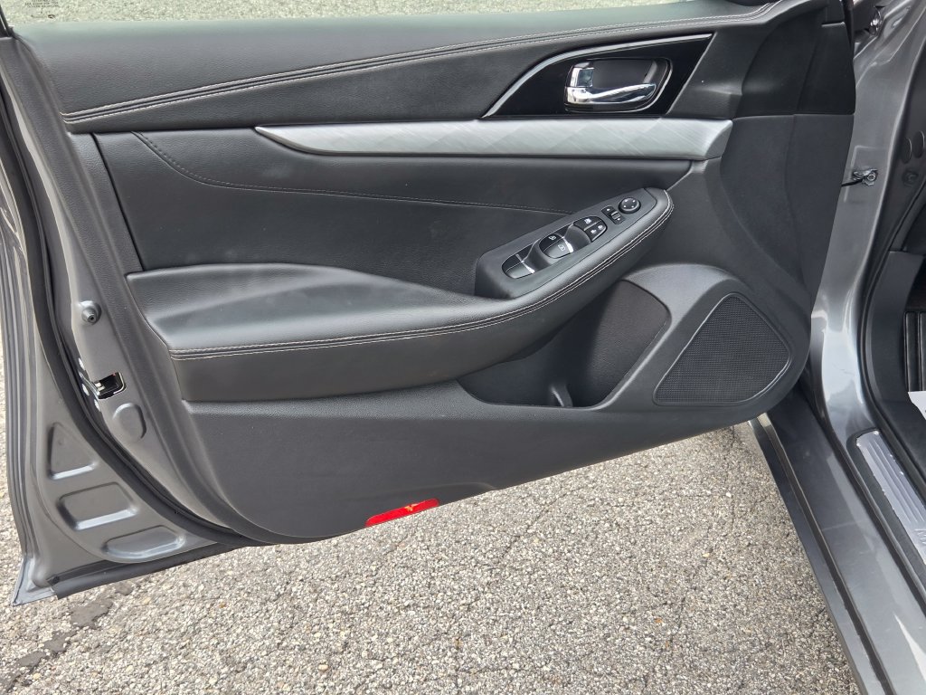 Used 2018 Nissan Maxima 3.5 SL FWD image 11