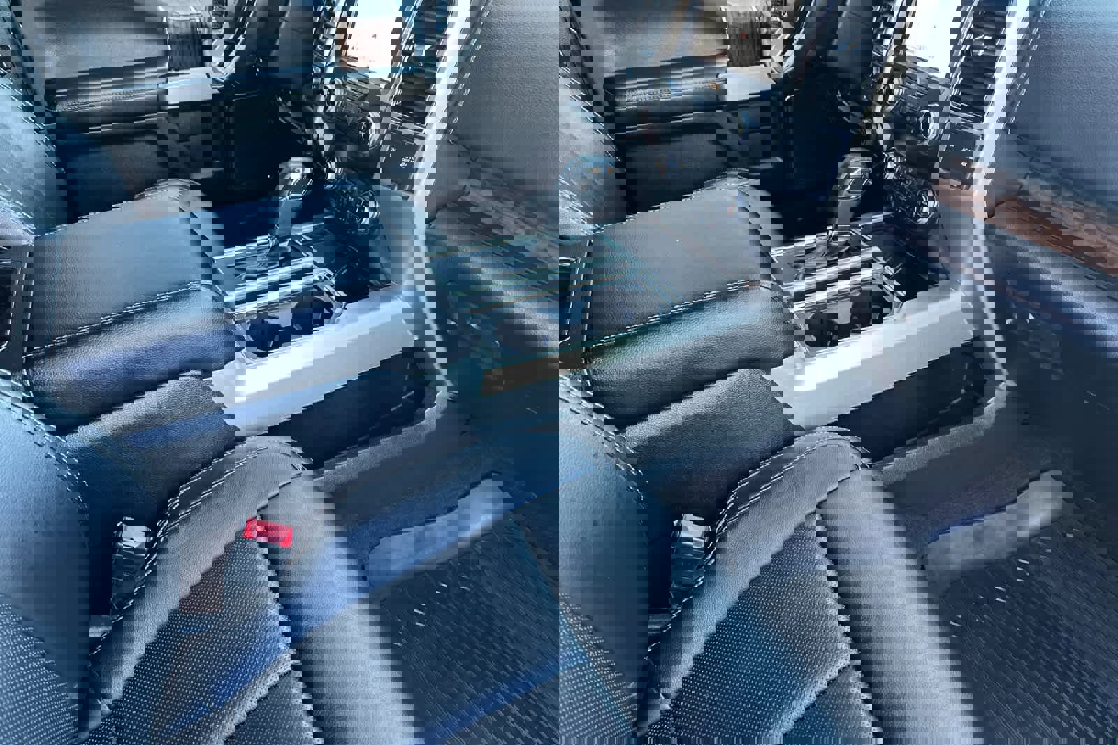 Certified 2019 Ford F150 Lariat w/ Equipment Group 502A Luxury image 15