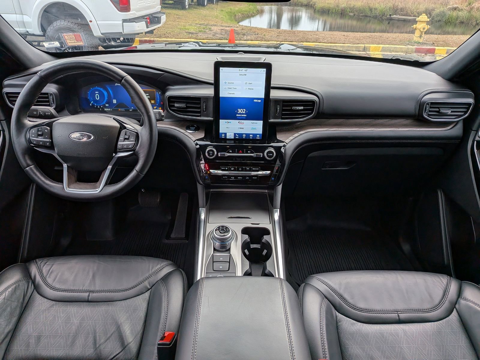 Certified 2023 Ford Explorer Platinum w/ Technology Package image 17