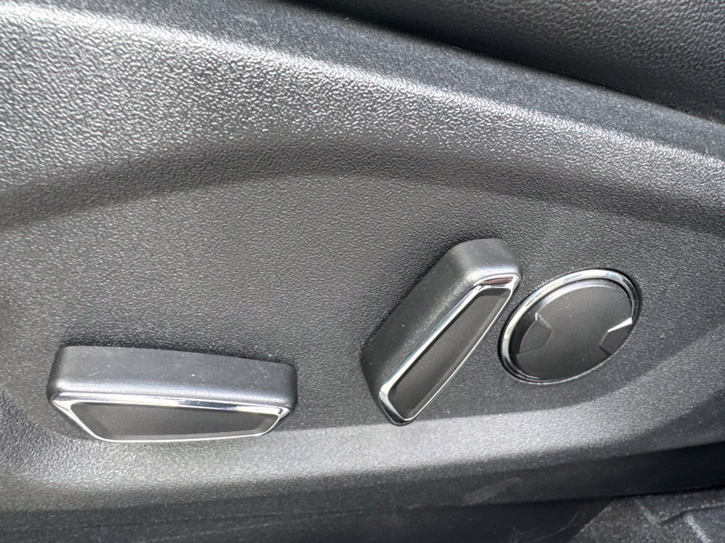 Certified 2019 Ford Edge Titanium FWD image 13