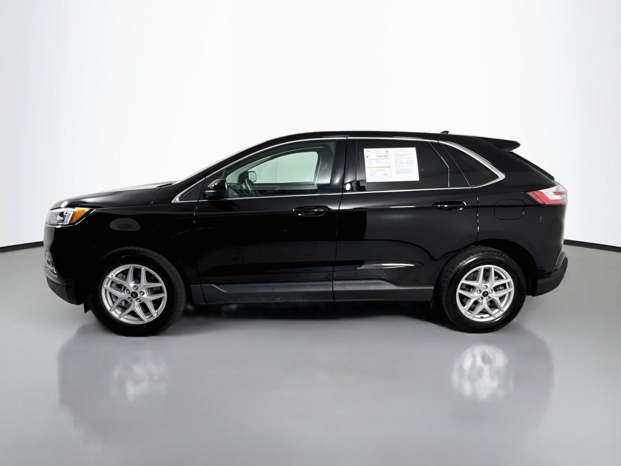 Certified 2024 Ford Edge SEL w/ Convenience Package AWD/4WD image 9