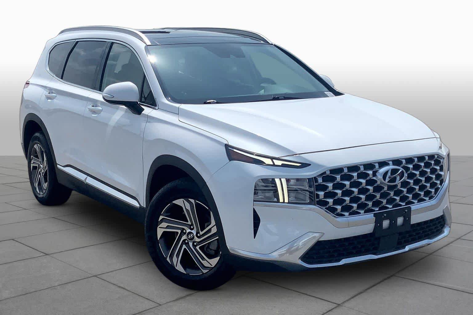 Used 2022 Hyundai Santa Fe SEL w/ Convenience + Premium Package FWD image 3
