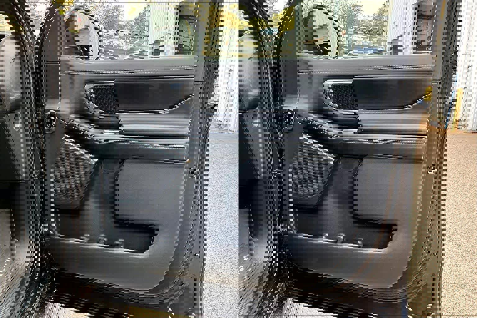 Certified 2025 Ford Expedition Platinum w/ Stealth Appearance Package image 24