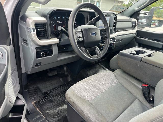 Certified 2023 Ford F550 4x4 Regular Cab Super Duty image 6