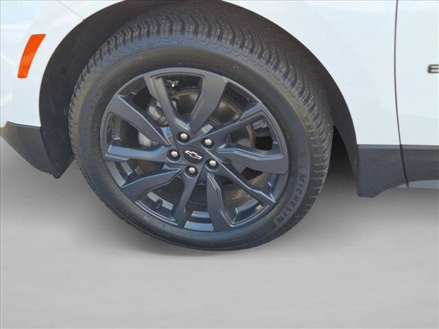 Used 2022 Chevrolet Equinox RS w/ LPO, Floor Liner Package FWD image 9