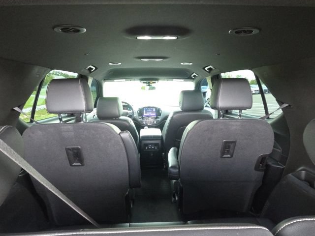 Used 2023 Chevrolet Traverse LT FWD image 12