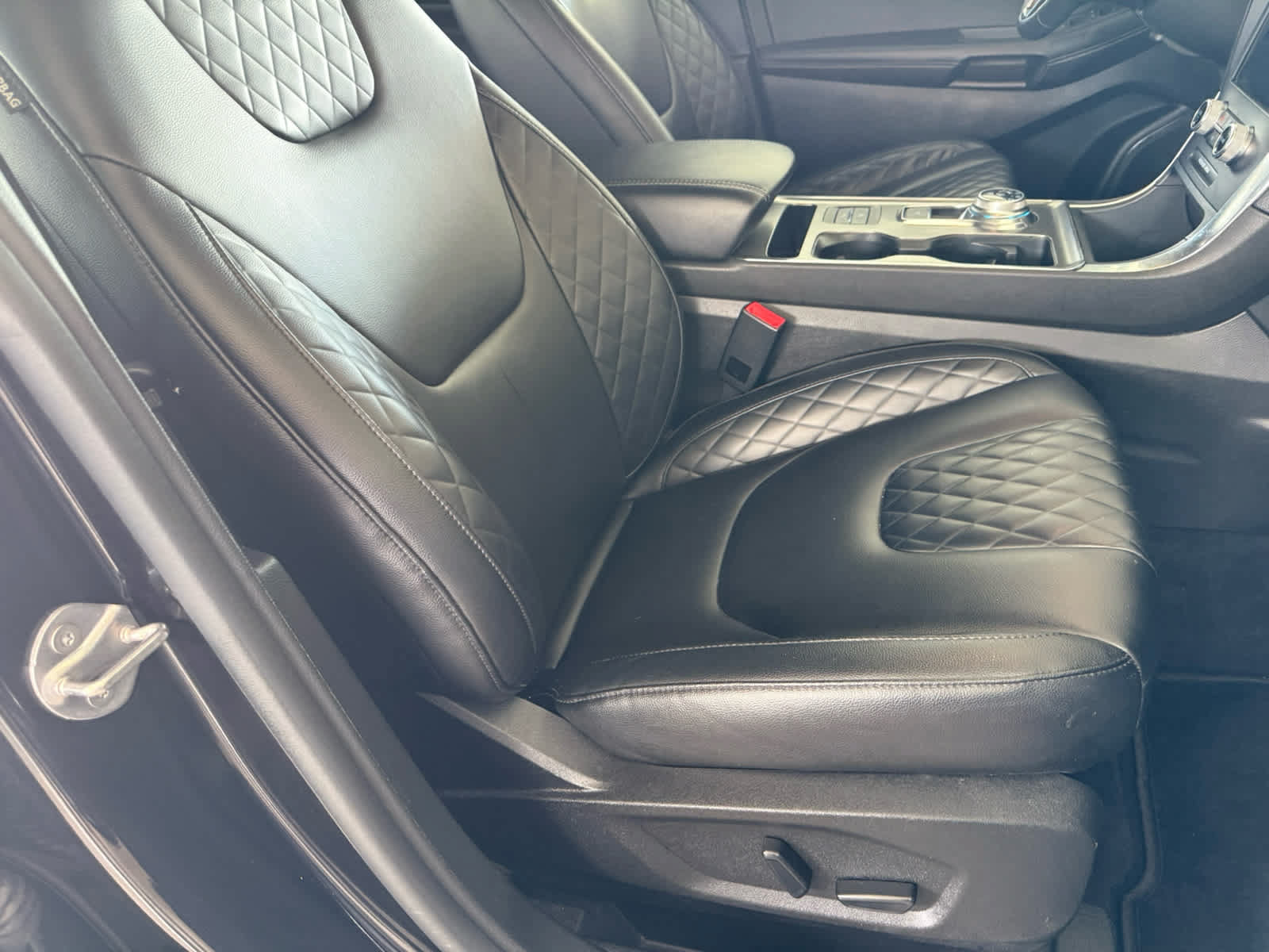 Certified 2024 Ford Edge Titanium AWD/4WD image 8