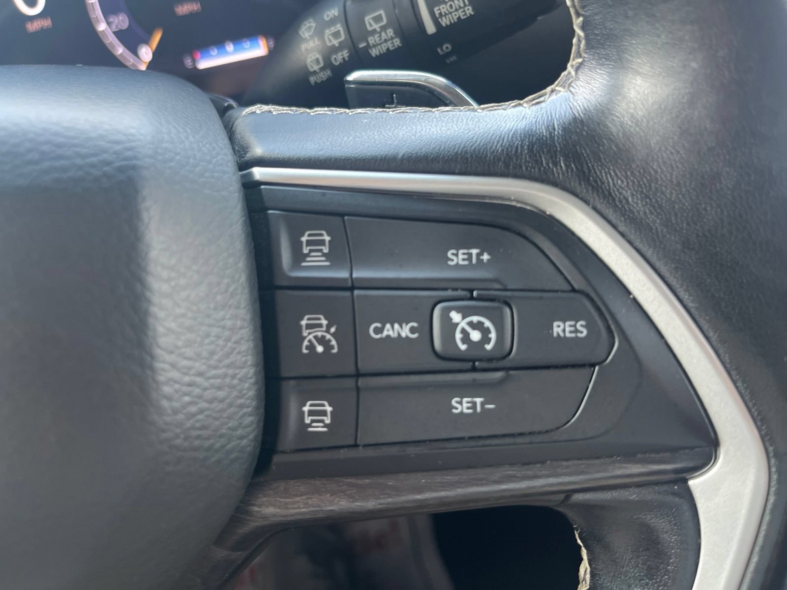 Used 2021 Jeep Grand Cherokee L Limited AWD/4WD image 24