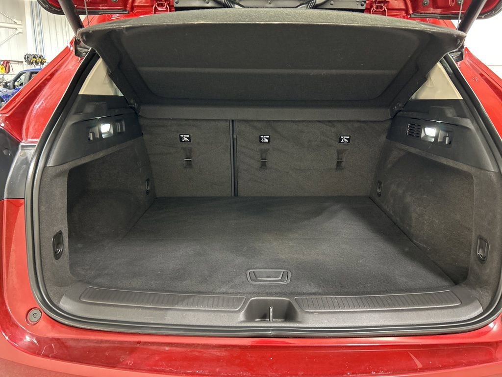 Used 2023 Buick Envision Avenir image 32