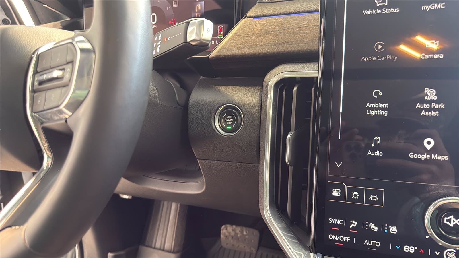 Used 2026 GMC Acadia Denali Ultimate w/ LPO, Floor Liner Package AWD/4WD image 24
