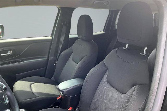 Used 2023 Jeep Renegade Latitude AWD/4WD image 25