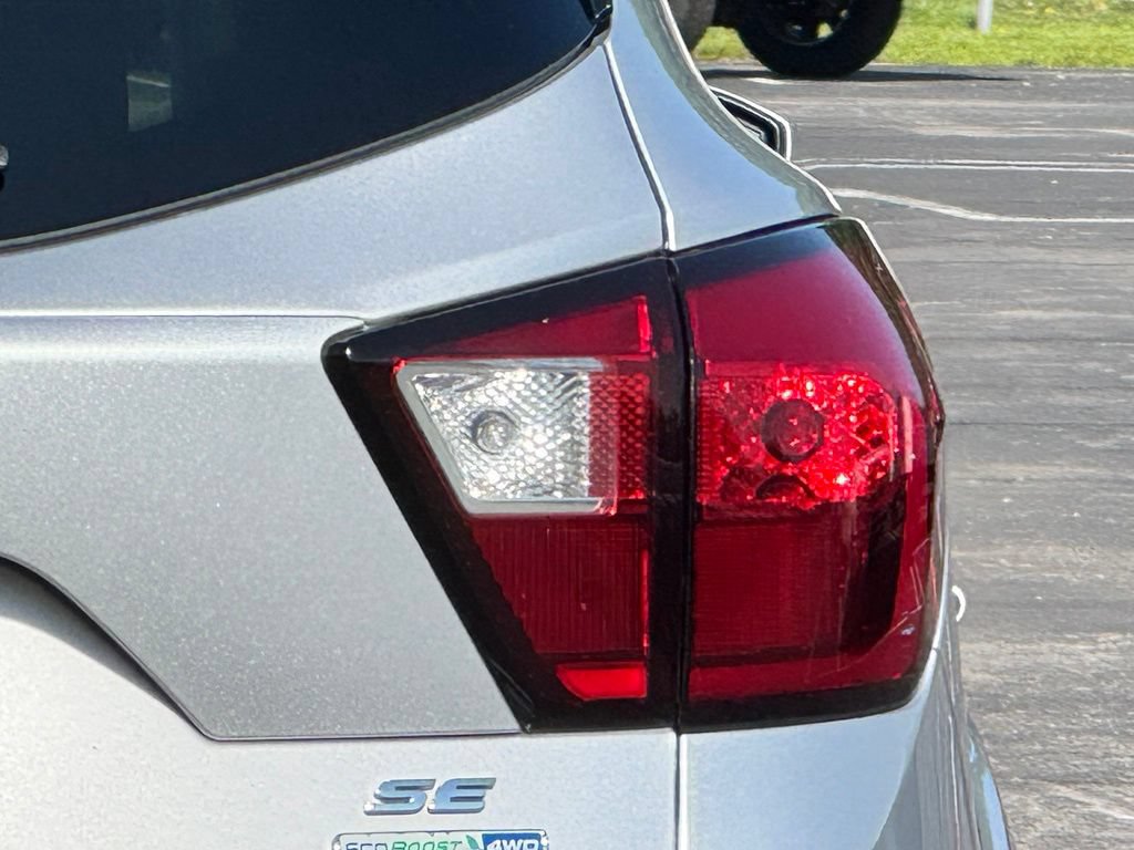 Certified 2019 Ford Escape SE AWD/4WD image 12