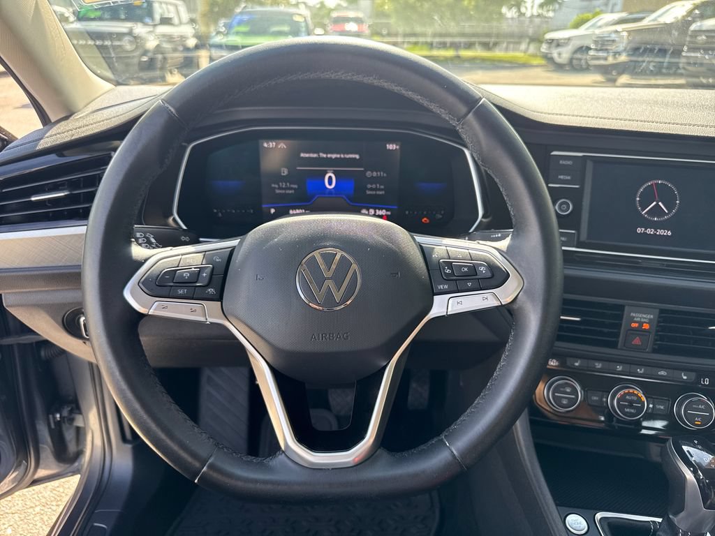 Used 2022 Volkswagen Jetta SE FWD image 13