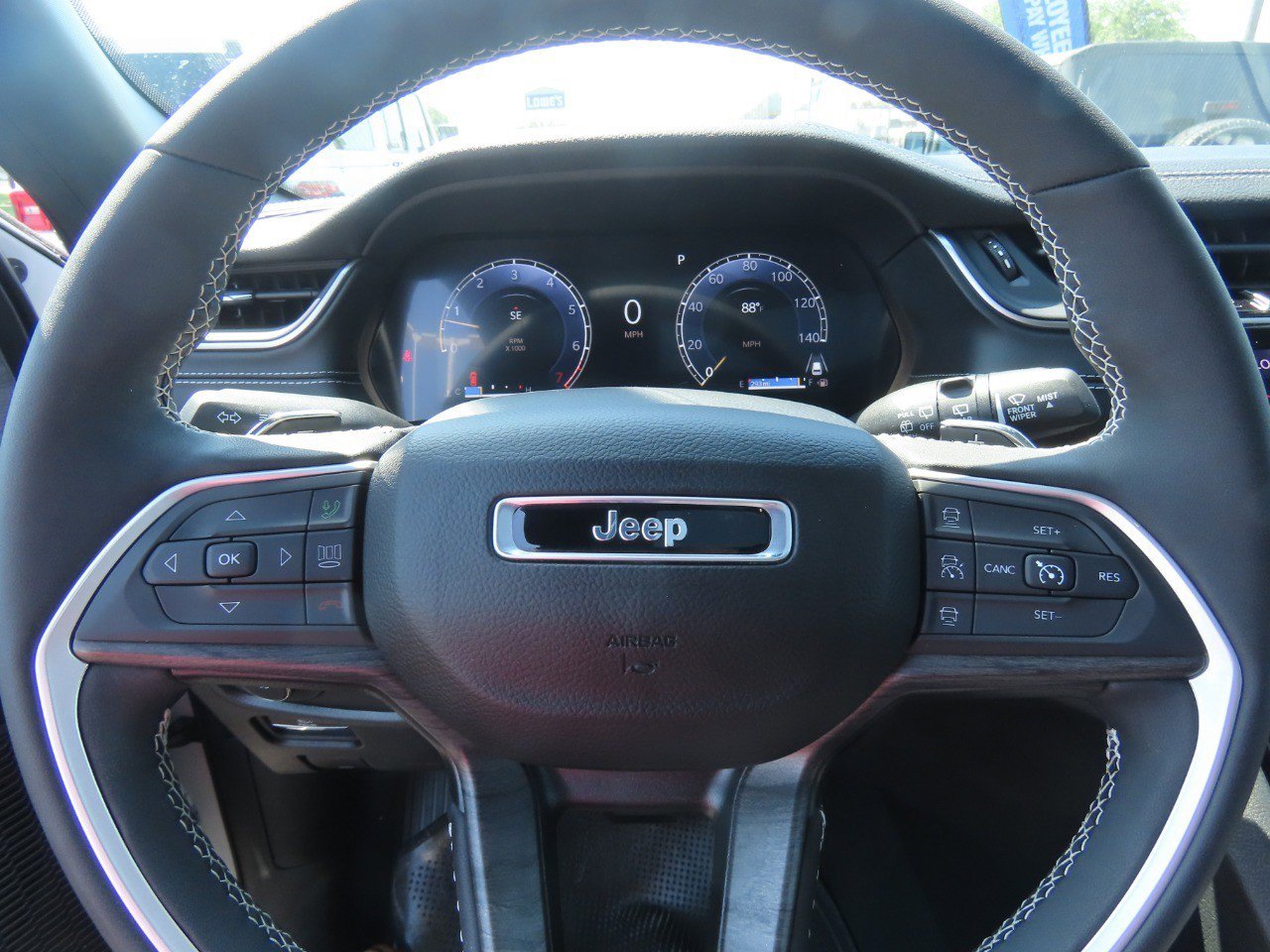 Used 2024 Jeep Grand Cherokee L Limited RWD image 27