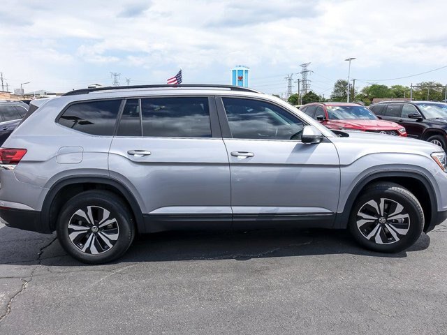 Used 2024 Volkswagen Atlas SE AWD/4WD image 11