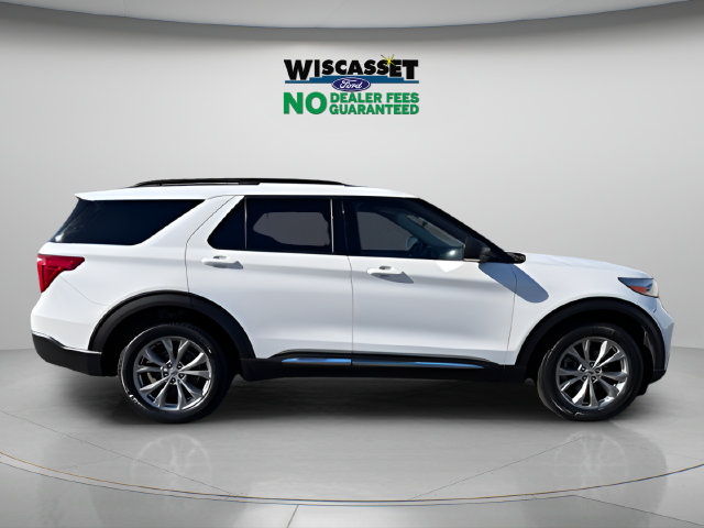 Certified 2023 Ford Explorer XLT w/ Equipment Group 202A AWD/4WD image 6