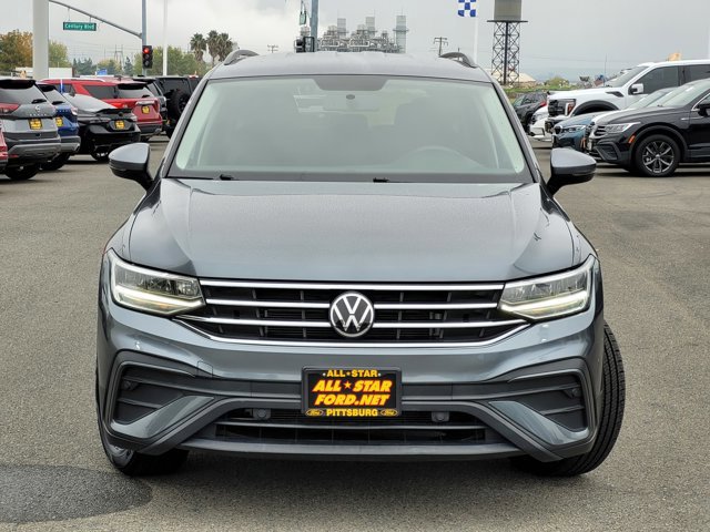 Used 2022 Volkswagen Tiguan S image 2