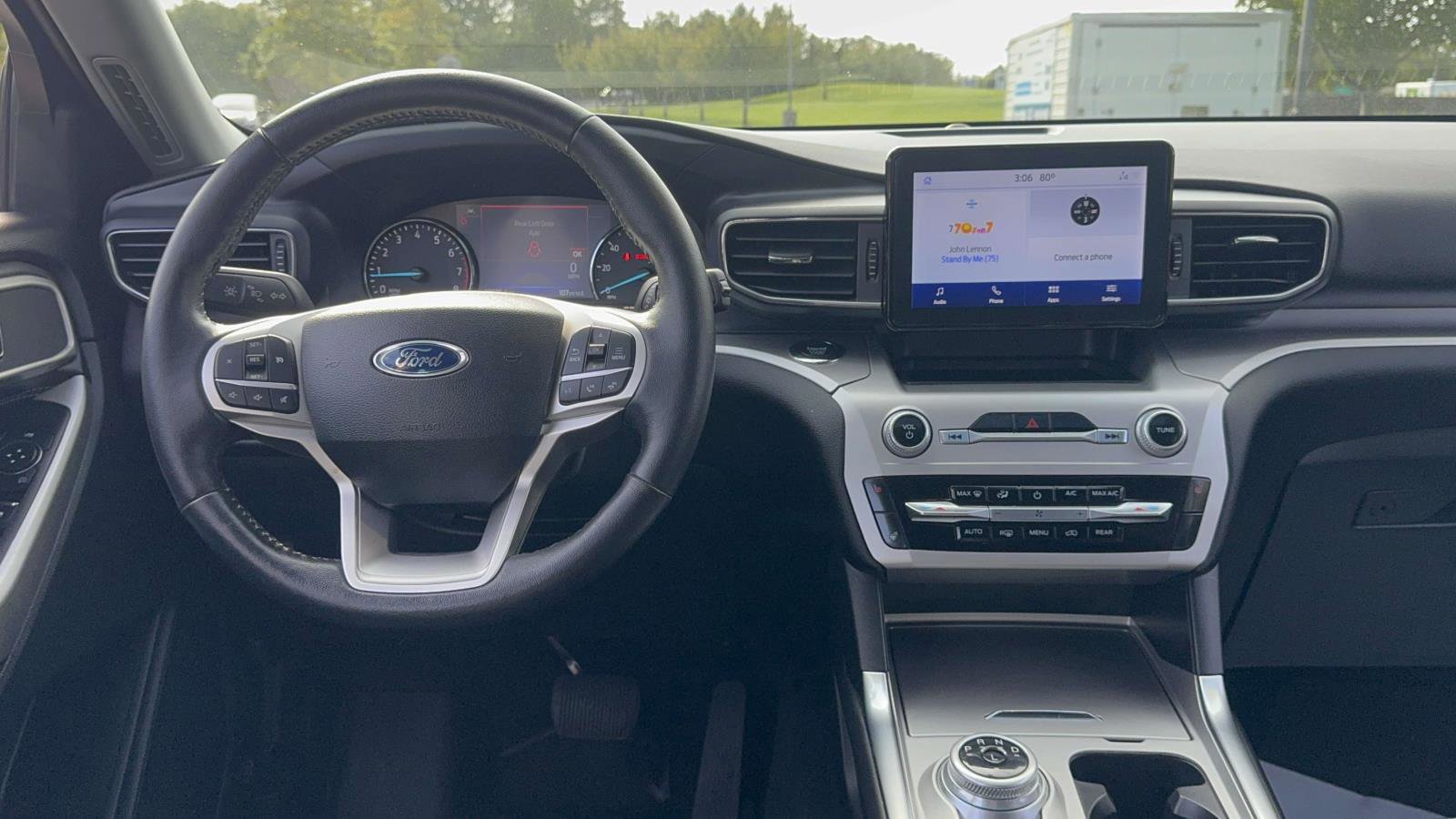 Certified 2022 Ford Explorer XLT w/ Equipment Group 202A image 10