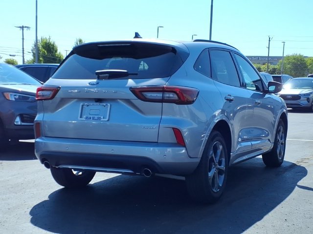 Certified 2024 Ford Escape ST-Line AWD/4WD image 4