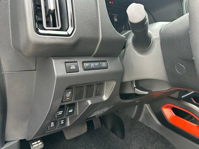 Used 2025 Nissan Frontier PRO-4X AWD/4WD image 35