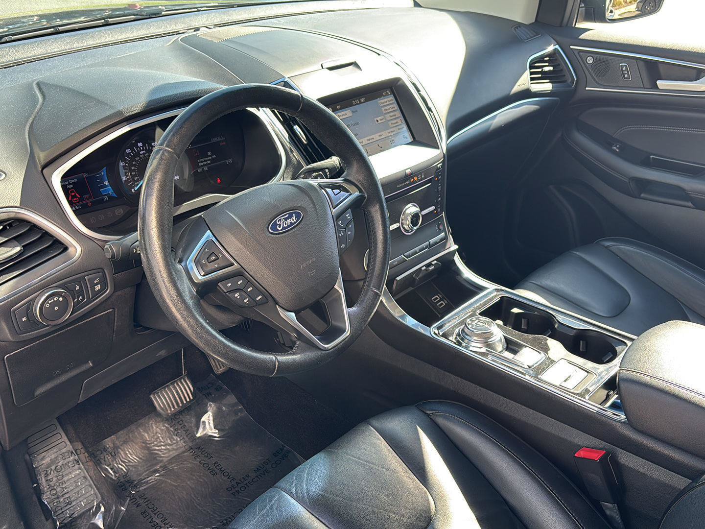 Certified 2019 Ford Edge Titanium w/ Cold Weather Package AWD/4WD image 12