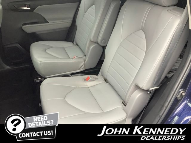 Used 2022 Toyota Highlander XLE AWD/4WD image 29