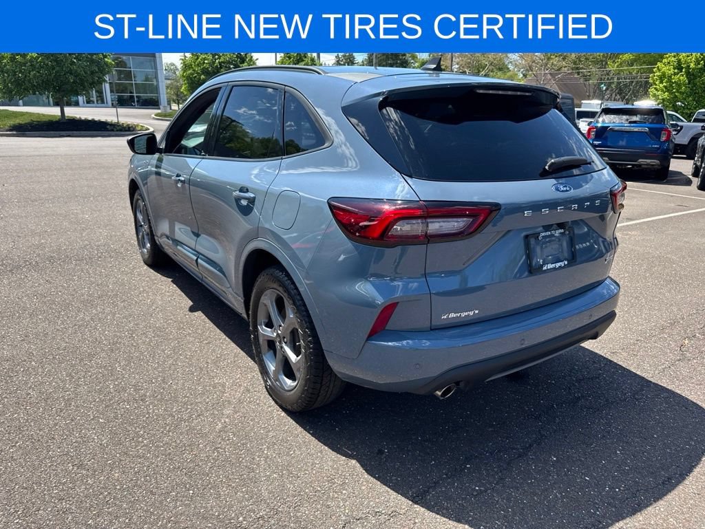 Certified 2023 Ford Escape ST-Line w/ Tech Pack #1 AWD/4WD image 8