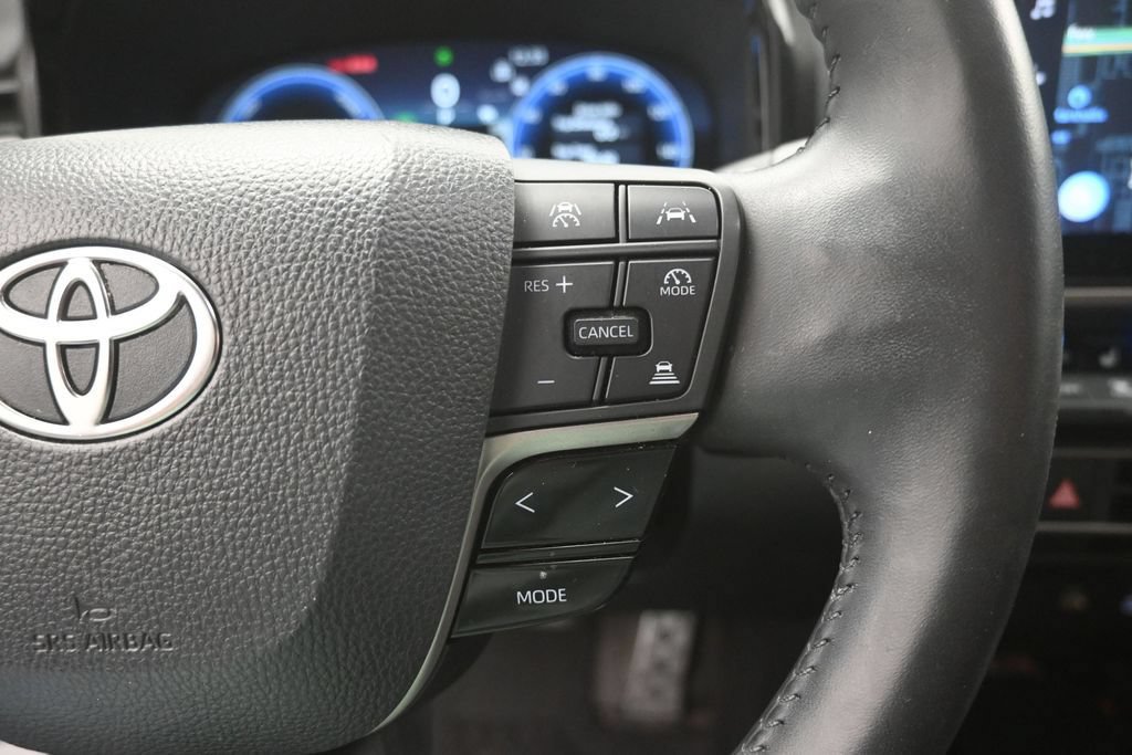 Used 2025 Toyota Camry XSE w/ Premium Package FWD image 7