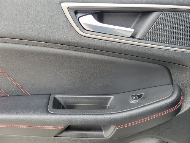 Certified 2024 Ford Edge ST-Line AWD/4WD image 12