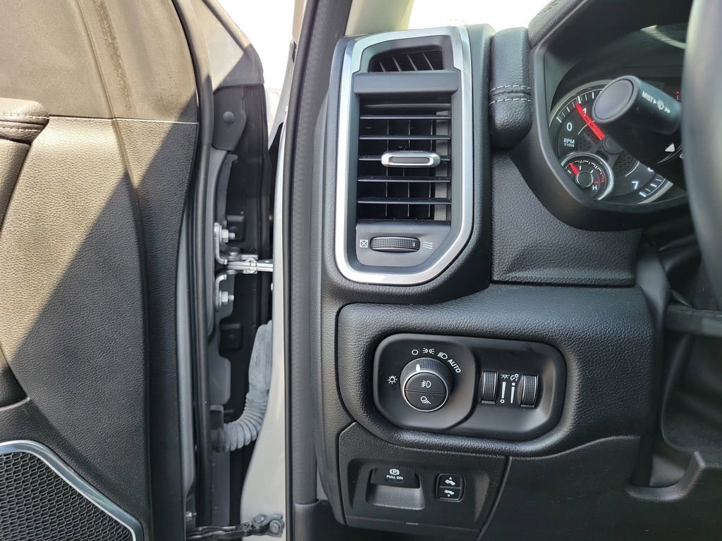 Used 2022 RAM 1500 Laramie AWD/4WD image 22