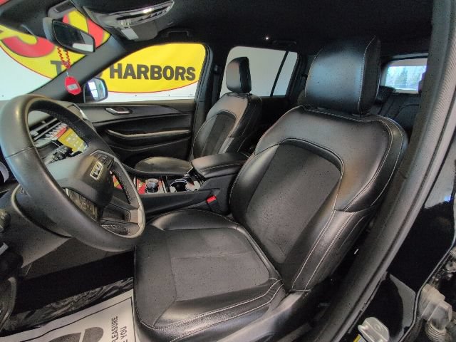 Used 2023 Jeep Grand Cherokee Altitude AWD/4WD image 12