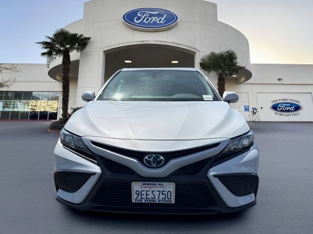 Used 2024 Toyota Camry SE FWD image 3