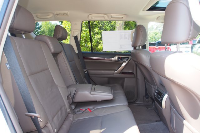 Used 2018 Lexus GX 460 Premium w/ Premium Package AWD/4WD image 14