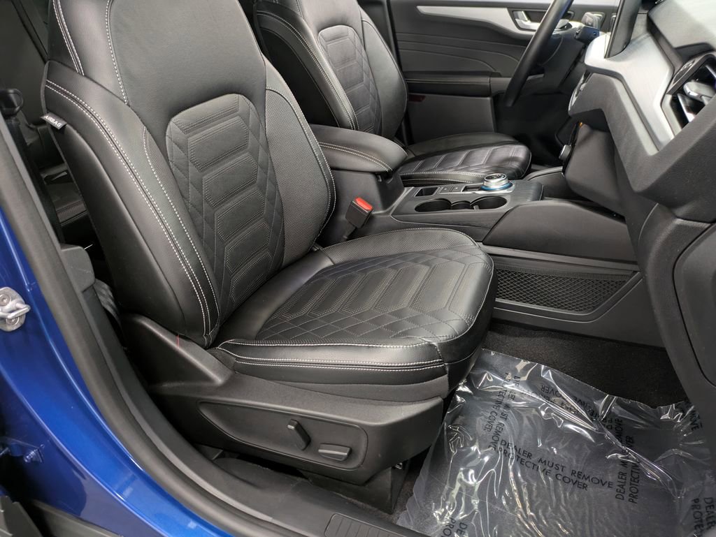 Certified 2023 Ford Escape Platinum w/ Premium Technology Package AWD/4WD image 31