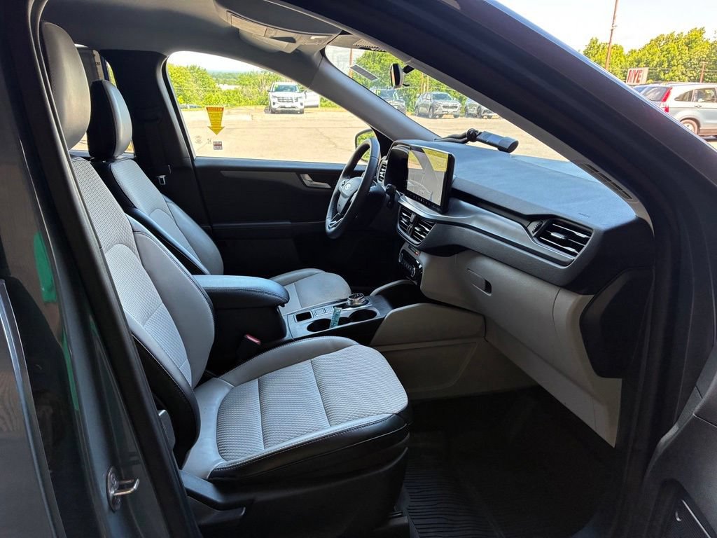 Certified 2024 Ford Escape SE FWD image 41