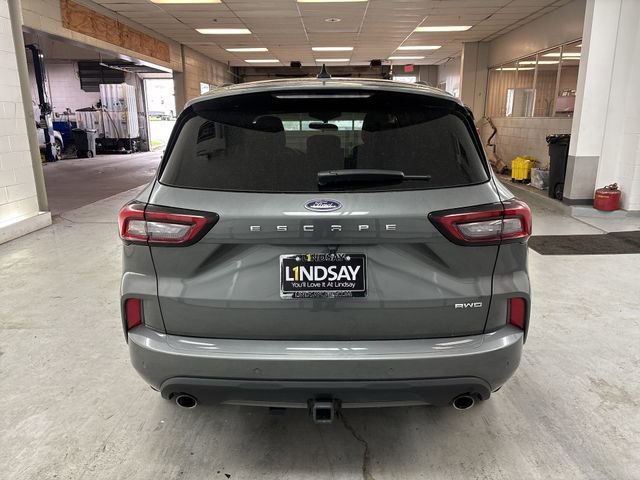 Certified 2023 Ford Escape ST-Line Select w/ Tech Pack #2 image 2